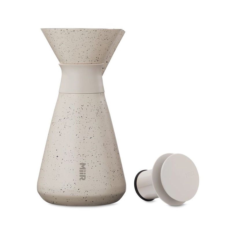 new-standard-carafe-y3 WebPDP-33oz_New_Standard_Carafe_Desert_Tan_Speckle_Studio__CAR1SVOS224_Front_Lid_Staged.jpg