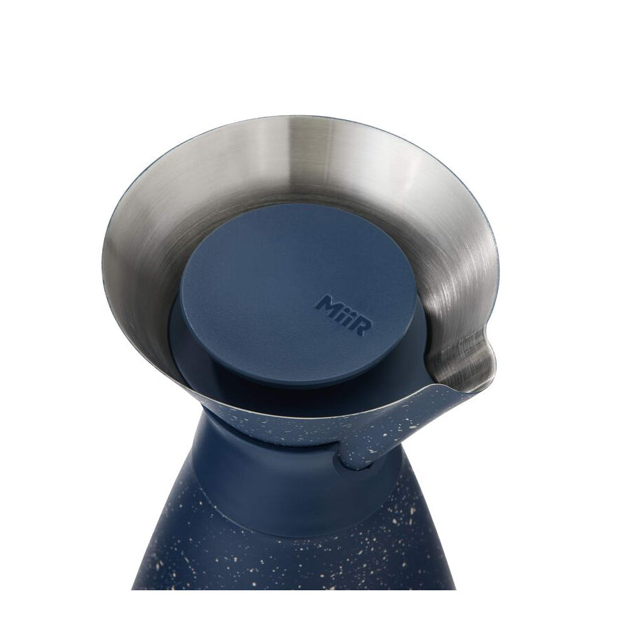 new-standard-carafe-y3 WebPDP-33oz_New_Standard_Carafe_Tidal_Blue_Speckle_Studio__CAR1SVOS225_45_Lid_Off.jpg