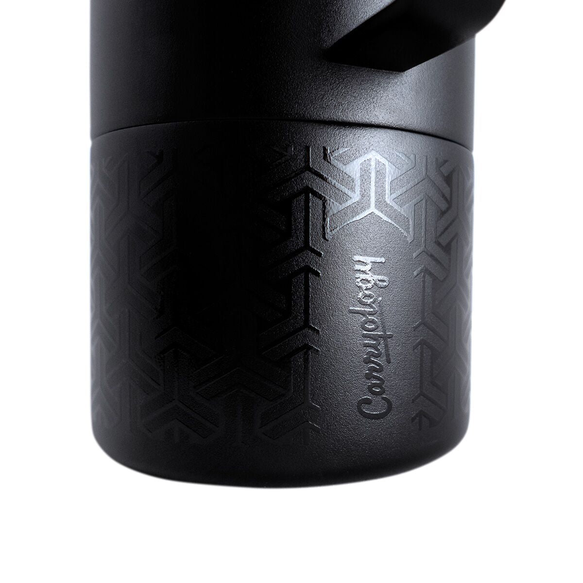 miir-x-carryology-tomo-m2 WebPDP-MiiR_x_Carryology_Tomo_Studio_Closeup__TOM1SV33402_12.10.25.jpg