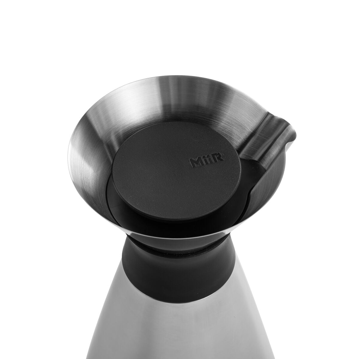 new-standard-carafe-y3 WebPDP-PolishedStainlessCarafe_33oz_SS_StudioX207182024_45degree__CAR1SVOS005.jpg