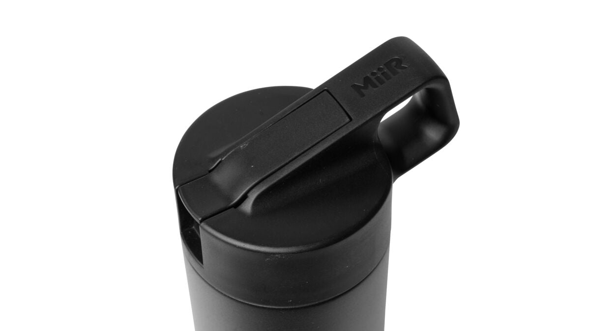 straw-bottle-i5 WebPDP-Straw_Lid_2_Black_Studio_0221_45deg_Closed__WMB1SL20002.jpg
