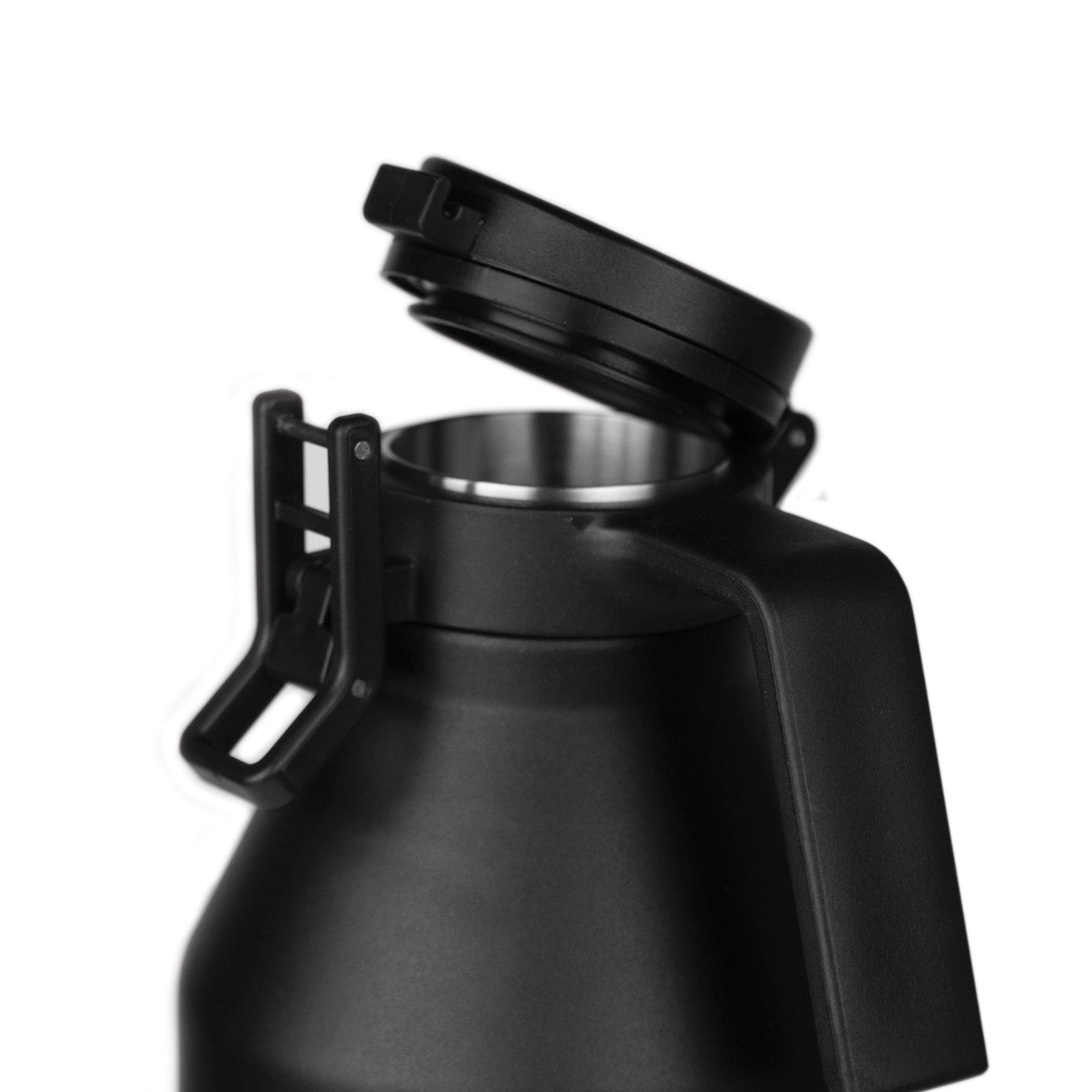 64oz-growler-d6 growlerdetail1_f7b2c86e-8bb8-40fc-b9ae-6f2e9d01276f__402220.jpg